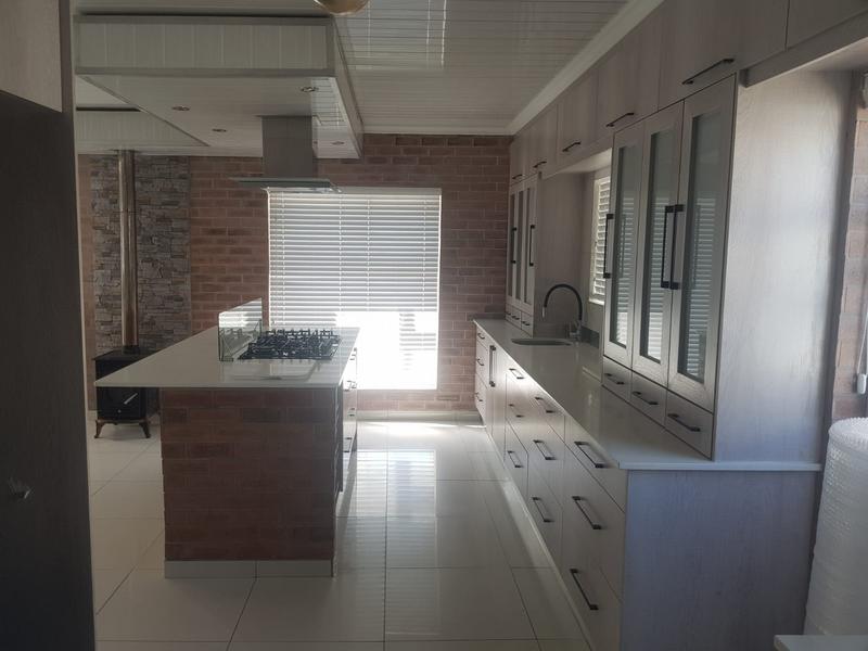 To Let 4 Bedroom Property for Rent in Edgemead Western Cape